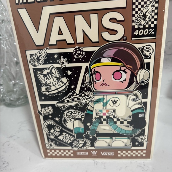 POP MART Mega Space Molly Vans 400% - Picture 1 of 5